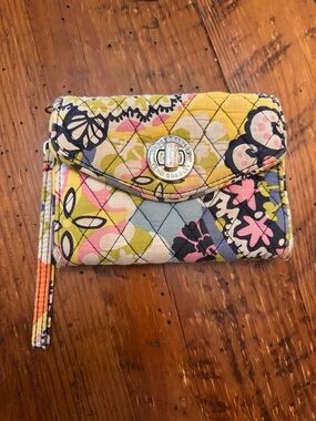 Vintage Vera Bradley Quilted Floral Wristlet Wallet - Multicolor
